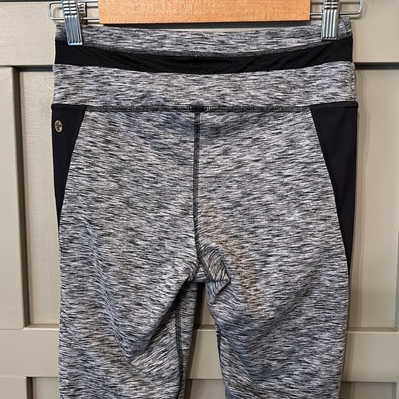 Manduka Mesh Crop Yoga Leggings Heather Gray Black Size Small - Picture 10 of 12